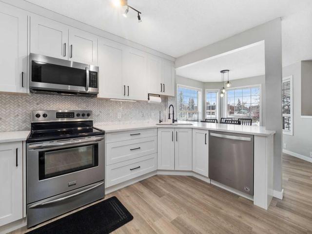 33 Silvergrove Close Nw, Home with 3 bedrooms, 2 bathrooms and 1 parking in Calgary AB | Image 12