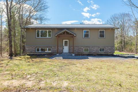 2124 Mccracken's Landing Rd, House detached with 3 bedrooms, 2 bathrooms and 8 parking in Douro Dummer ON | Card Image