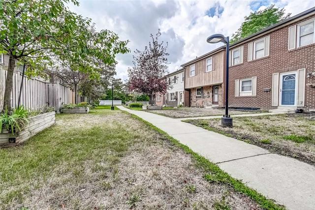 65 - 2825 Gananoque Dr, Townhouse with 3 bedrooms, 2 bathrooms and 2 parking in Mississauga ON | Image 22