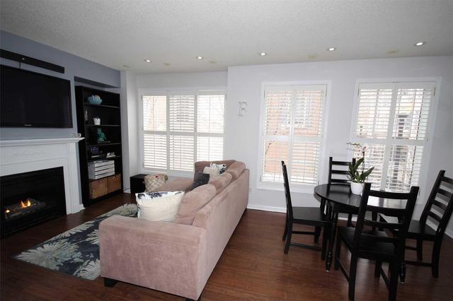 1202 - 5 Everson Dr, Townhouse with 2 bedrooms, 2 bathrooms and 1 parking in Toronto ON | Image 6
