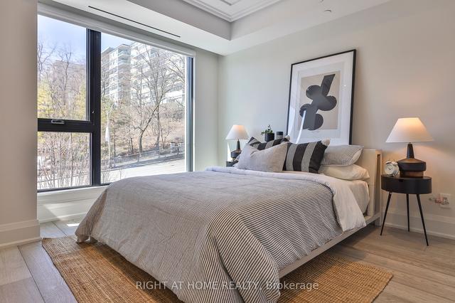 363 Avenue Rd, Townhouse with 4 bedrooms, 5 bathrooms and 2 parking in Toronto ON | Image 15