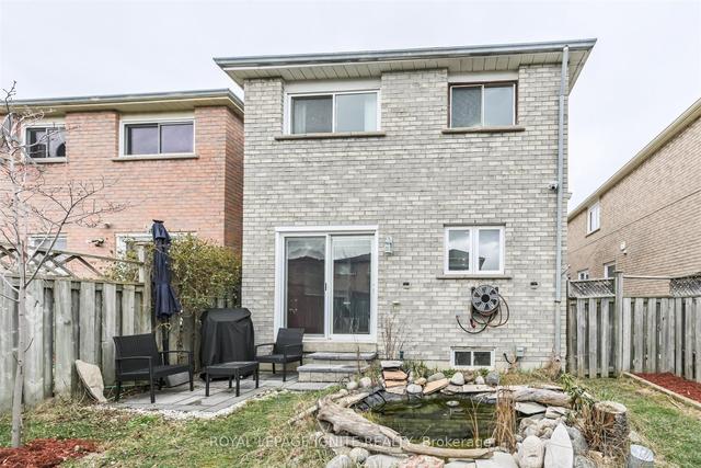 25 Karen Miles Cres, House detached with 3 bedrooms, 3 bathrooms and 3 parking in Markham ON | Image 31