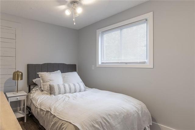 6984 Margaret St, House detached with 3 bedrooms, 2 bathrooms and 7 parking in Niagara Falls ON | Image 3