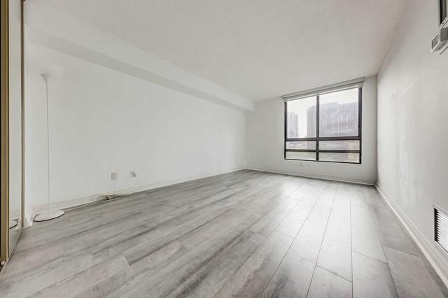 807 - 77 Carlton St, Condo with 2 bedrooms, 2 bathrooms and 1 parking in Toronto ON | Image 6