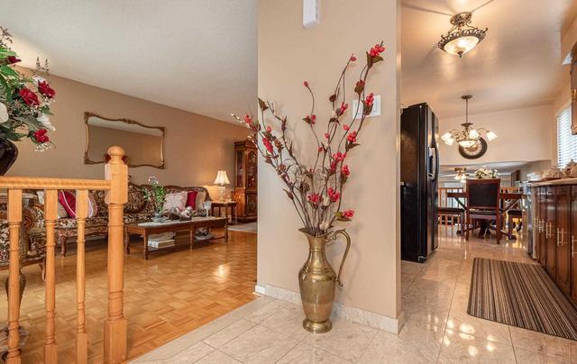 790 Thistle Down Crt, House detached with 4 bedrooms, 3 bathrooms and 3 parking in Mississauga ON | Image 37
