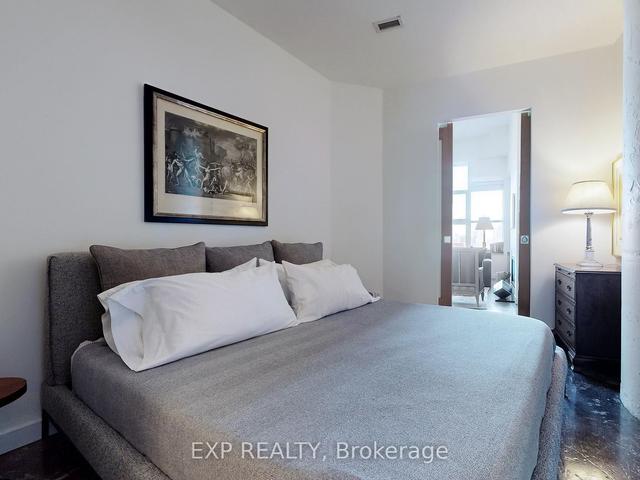 747 - 155 Dalhousie St, Condo with 2 bedrooms, 1 bathrooms and 1 parking in Toronto ON | Image 6