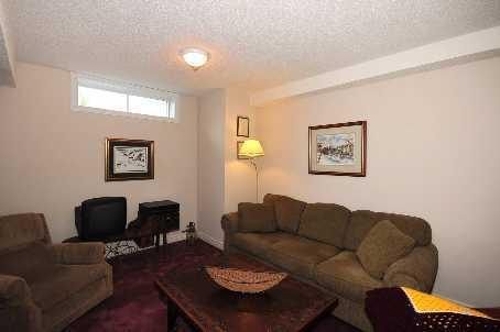 975 Lake Dr E, House attached with 2 bedrooms, 3 bathrooms and 1 parking in Georgina ON | Image 8