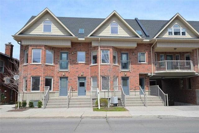 79 Young St, Townhouse with 2 bedrooms, 3 bathrooms and 1 parking in Hamilton ON | Image 1