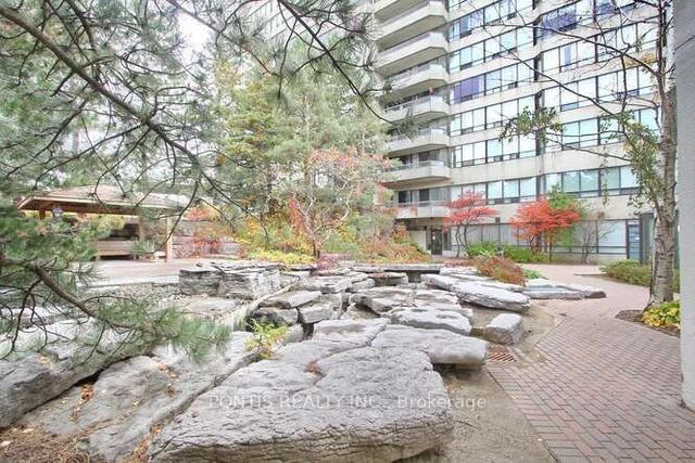 304 - 22 Hanover Rd, Condo with 2 bedrooms, 2 bathrooms and 1 parking in Brampton ON | Image 23