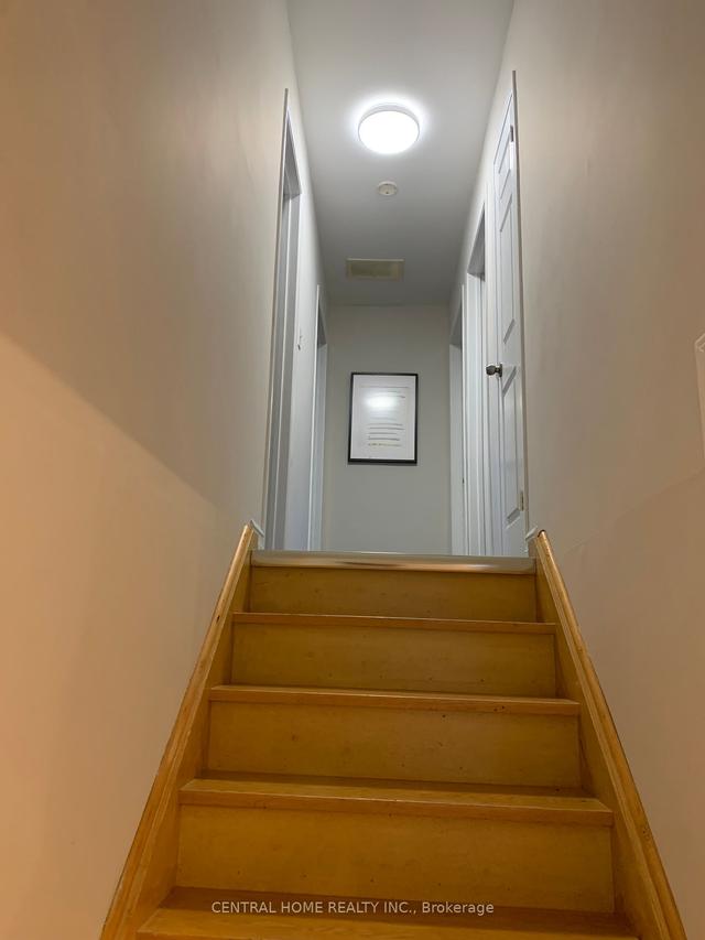 1033 Wildwood. Dr, House detached with 4 bedrooms, 3 bathrooms and 5 parking in Newmarket ON | Image 31