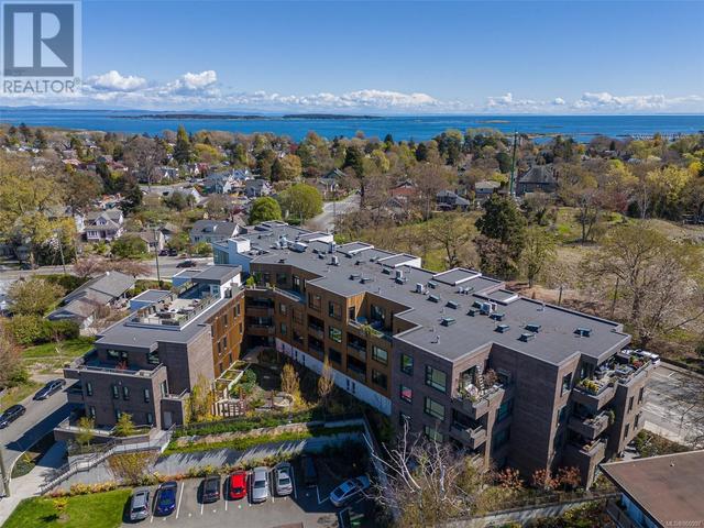214 - 2285 Bowker Ave, Condo with 2 bedrooms, 2 bathrooms and 1 parking in Oak Bay BC | Image 35