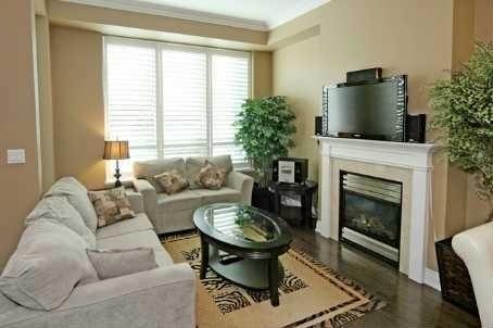 th #8 - 761 Bay St, Townhouse with 3 bedrooms, 3 bathrooms and 2 parking in Toronto ON | Image 2