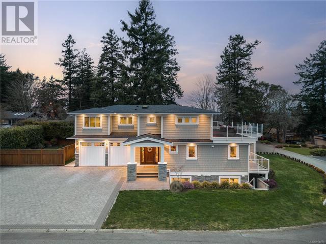 4924 Winterburn Pl, House detached with 8 bedrooms, 6 bathrooms and 5 parking in Saanich BC | Image 5