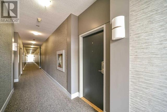 204 - 70 Port St E, Condo with 2 bedrooms, 2 bathrooms and 2 parking in Mississauga ON | Image 3