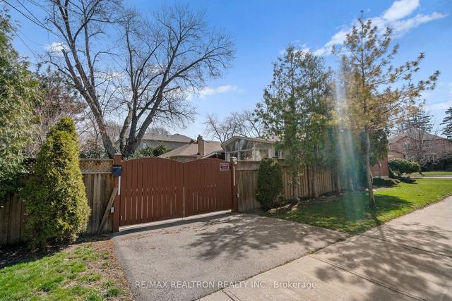 296 Empress Ave, House detached with 2 bedrooms, 2 bathrooms and 7 parking in Toronto ON | Image 9