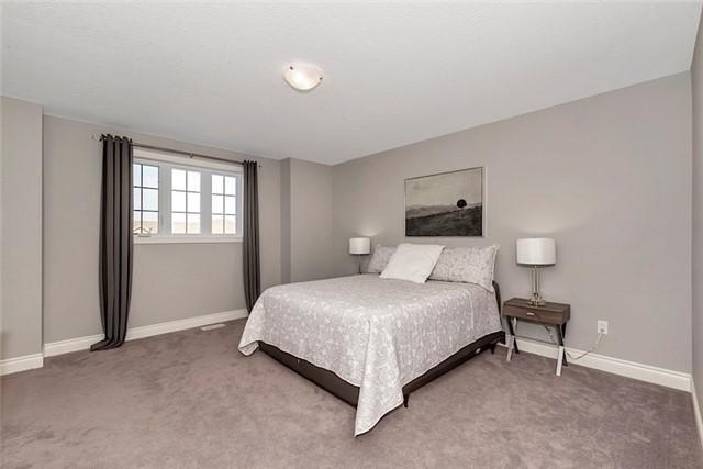 25 Jeffrey Dr, House attached with 3 bedrooms, 3 bathrooms and 1 parking in Guelph ON | Image 10