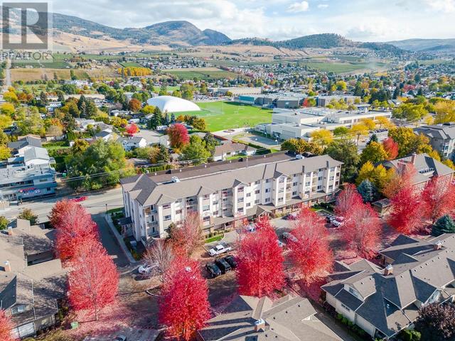 204 - 778 Rutland Road N, Condo with 2 bedrooms, 2 bathrooms and null parking in Kelowna BC | Image 1