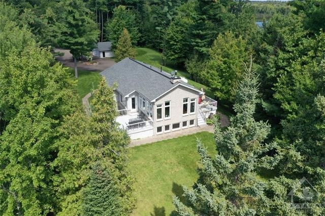 115 Island View Drive, House detached with 3 bedrooms, 3 bathrooms and 10 parking in North Algona Wilberforce ON | Image 6