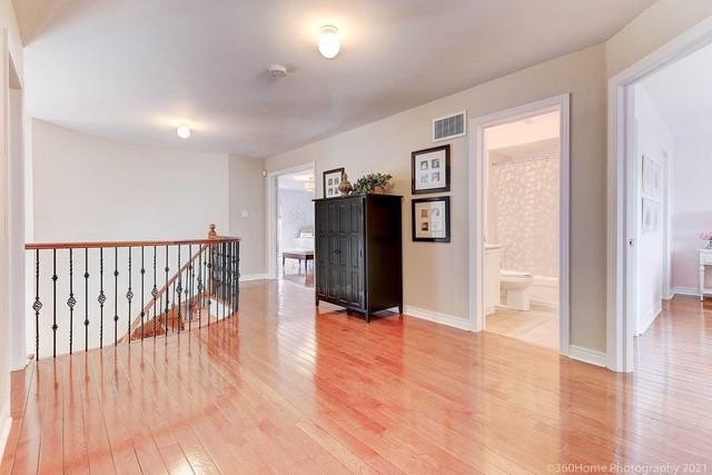 9 Supino Cres, House detached with 4 bedrooms, 5 bathrooms and 6 parking in Brampton ON | Image 8