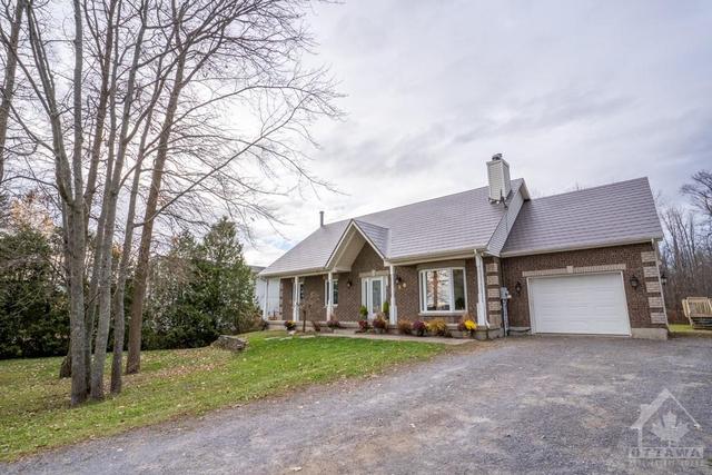 880 Concession 5 Street, House detached with 4 bedrooms, 2 bathrooms and 6 parking in Alfred and Plantagenet ON | Image 1
