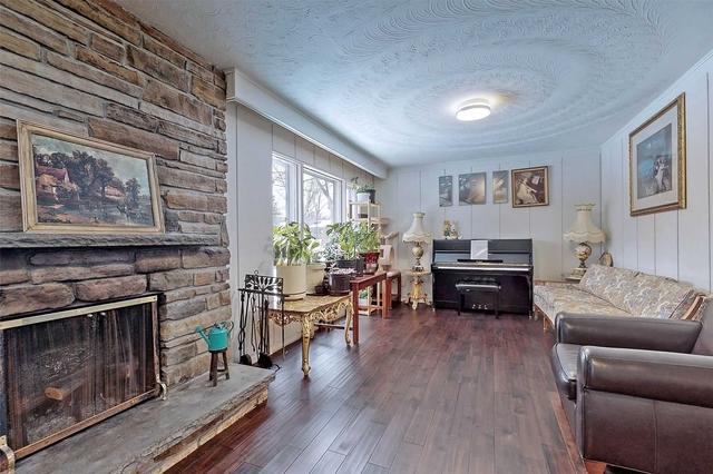 26 Denrock Dr, House detached with 4 bedrooms, 3 bathrooms and 6 parking in Toronto ON | Image 21