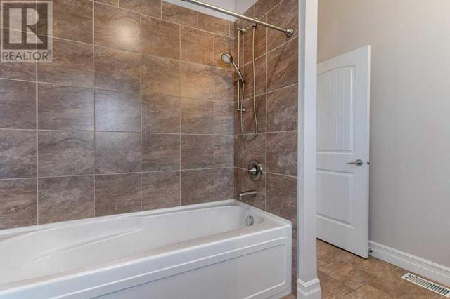2047 48 Avenue Sw, House semidetached with 3 bedrooms, 3 bathrooms and 2 parking in Calgary AB | Image 34