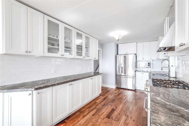 7 Eleventh St, House detached with 3 bedrooms, 2 bathrooms and 4 parking in Toronto ON | Image 3