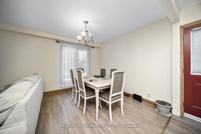 1 Huron Crt, House detached with 3 bedrooms, 2 bathrooms and 4 parking in Aurora ON | Image 11
