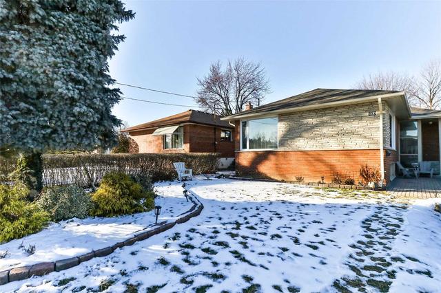12 Tyler Pl, House detached with 3 bedrooms, 2 bathrooms and 8 parking in Toronto ON | Image 12