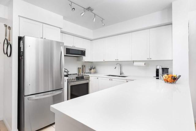 302 - 39 Shank St, Townhouse with 2 bedrooms, 2 bathrooms and 1 parking in Toronto ON | Image 5
