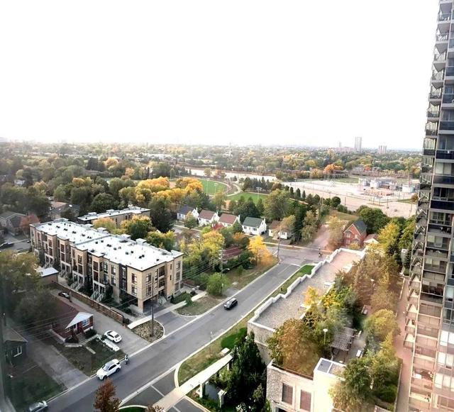 1613 - 15 Greenview Ave, Condo with 2 bedrooms, 2 bathrooms and 1 parking in Toronto ON | Image 2