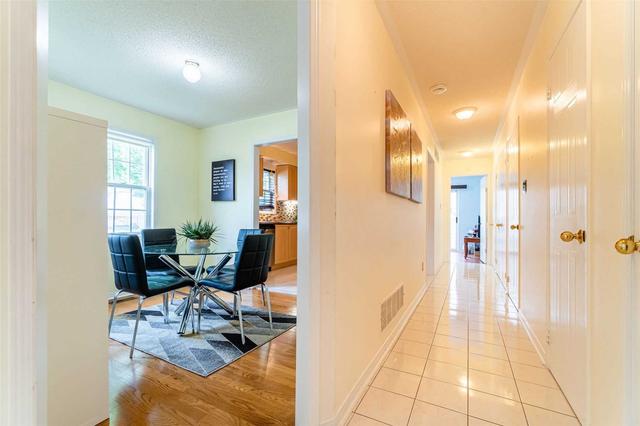 2 Brisbane Crt, Townhouse with 2 bedrooms, 2 bathrooms and 2 parking in Brampton ON | Image 14