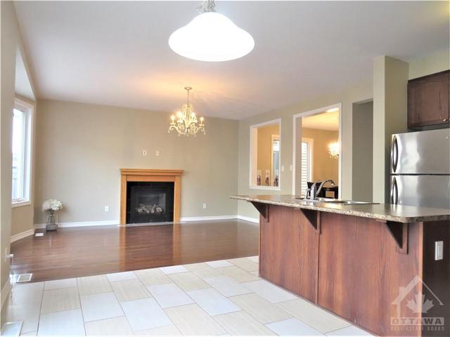 541 Sunlit Circle, House detached with 3 bedrooms, 4 bathrooms and 3 parking in Ottawa ON | Image 12