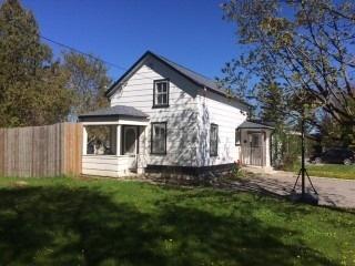 120 Elgin St, House detached with 2 bedrooms, 2 bathrooms and 4 parking in Kawartha Lakes ON | Image 1
