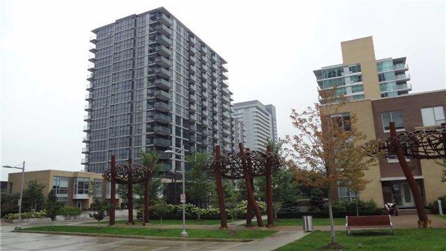 th01 - 33 Singer Crt, Townhouse with 3 bedrooms, 3 bathrooms and 1 parking in Toronto ON | Image 2