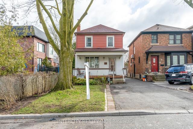 35 & 35 Park Hill Rd, House detached with 3 bedrooms, 2 bathrooms and 4 parking in Toronto ON | Image 1