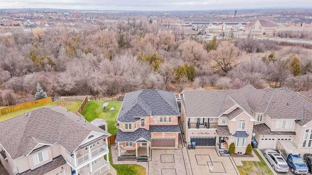 17 Tovey Terr, House detached with 4 bedrooms, 5 bathrooms and 6 parking in Brampton ON | Image 12