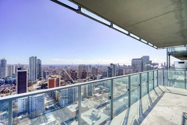 3704 - 50 Wellesley St E, Condo with 2 bedrooms, 2 bathrooms and 1 parking in Toronto ON | Image 9