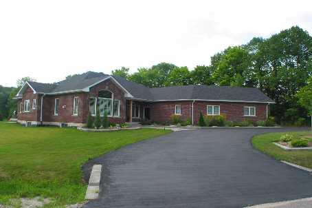 4 Diane Crt, House detached with 4 bedrooms, 5 bathrooms and 4 parking in Oro Medonte ON | Image 2