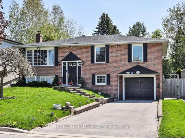 978 Wildwood Dr, House detached with 3 bedrooms, 3 bathrooms and 5 parking in Newmarket ON | Image 1