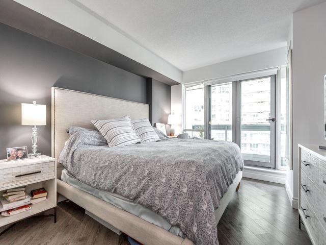 1001 - 10 Yonge St, Condo with 1 bedrooms, 2 bathrooms and 1 parking in Toronto ON | Image 10