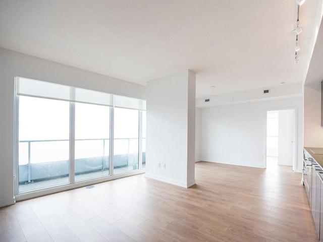 Sph02 - 117 Mcmahon Dr, Condo with 3 bedrooms, 2 bathrooms and 1 parking in Toronto ON | Image 2