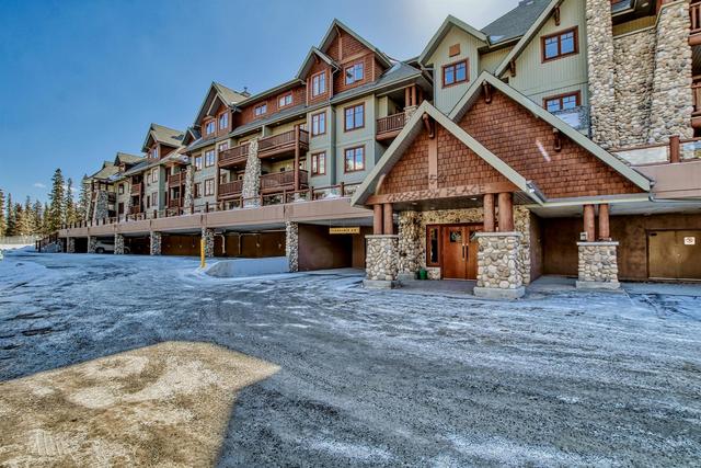205 - 150 Crossbow Place, Condo with 3 bedrooms, 2 bathrooms and 1 parking in Kananaskis AB | Image 2