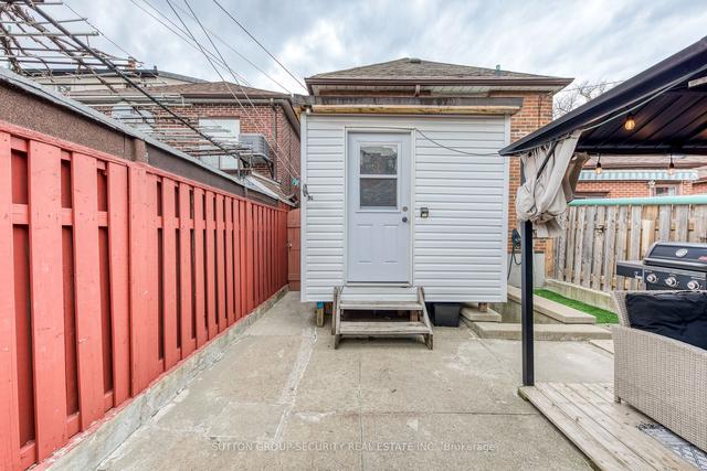 502 Westmount Ave, House detached with 2 bedrooms, 2 bathrooms and 1 parking in Toronto ON | Image 29