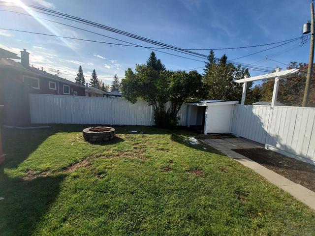 9811 Elbow Drive Sw, House detached with 6 bedrooms, 2 bathrooms and 3 parking in Calgary AB | Image 47