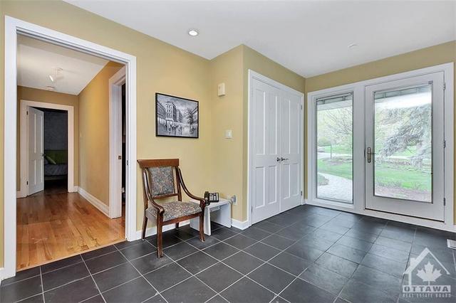 41 Cedar Road, House detached with 4 bedrooms, 2 bathrooms and 6 parking in Ottawa ON | Image 5