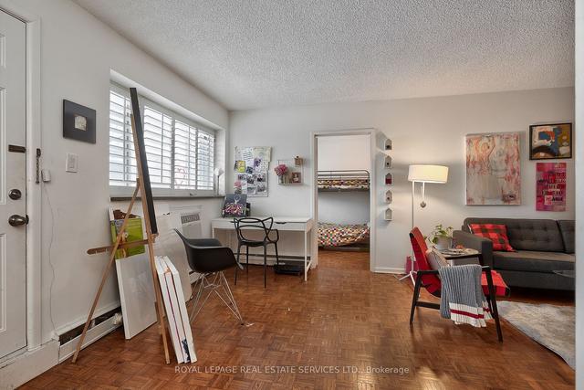 103 - 14 Norris Pl, Condo with 3 bedrooms, 2 bathrooms and 1 parking in St. Catharines ON | Image 2