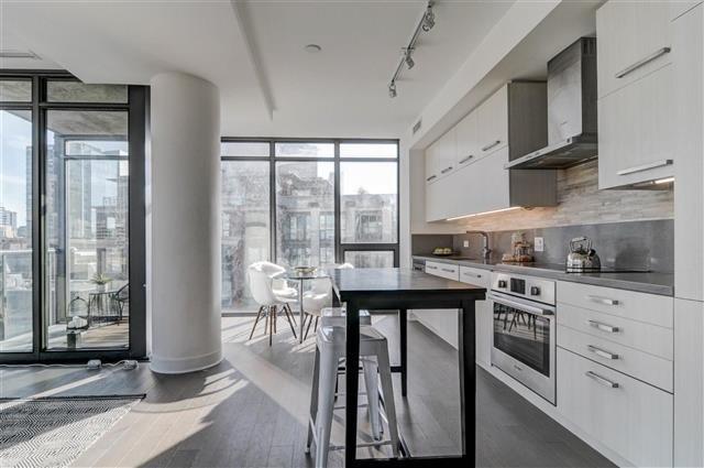 710 - 15 Beverley St, Condo with 2 bedrooms, 2 bathrooms and 1 parking in Toronto ON | Image 7