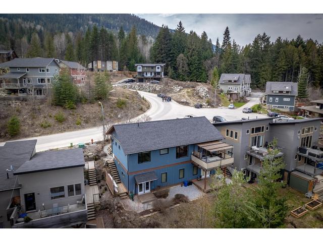 2430 Perrier Lane, House detached with 4 bedrooms, 3 bathrooms and 2 parking in Nelson BC | Image 4