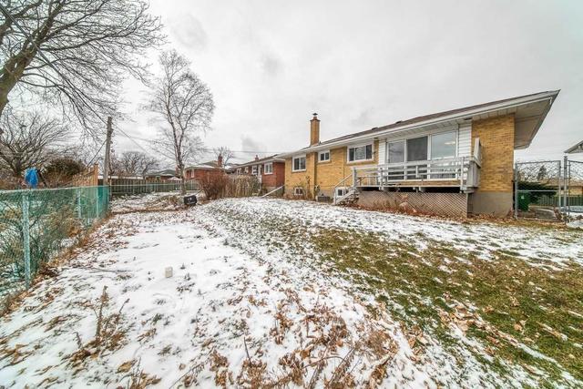 29 Wantanopa Cres, House detached with 3 bedrooms, 2 bathrooms and 3 parking in Toronto ON | Image 27